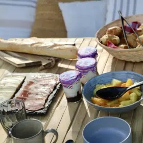 fruits-yaourts-petit-dejeuner