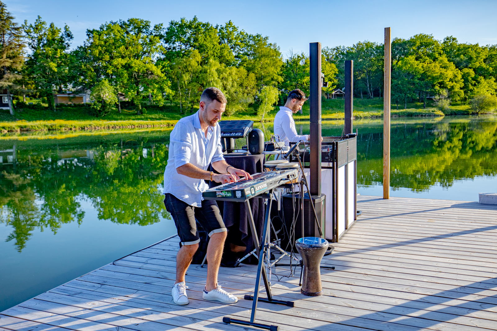 musique-dj-bord-de-lac