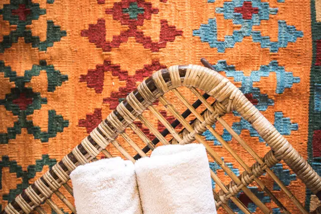 Camping Gers, Whakalodge, Locatif insolite, cabane lacustre, tapis