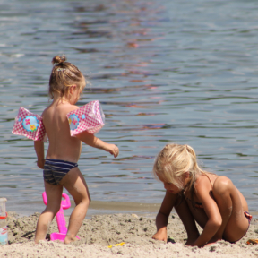 bord-du-lac-baignade-enfants