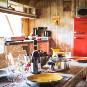 Camping Gers, Whakalodge, Locatif premium, Tente luxe, Dreamlodge, cuisine