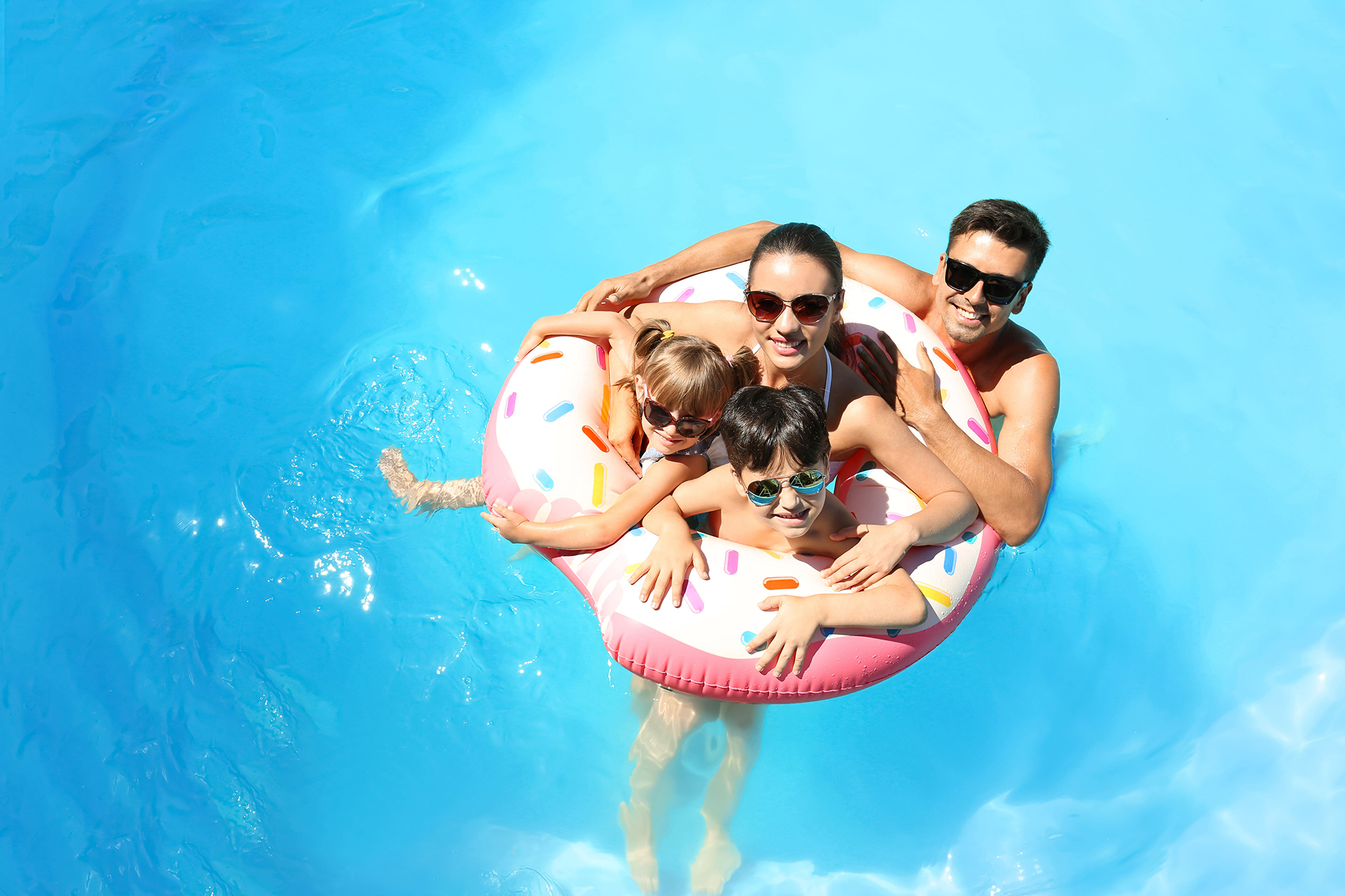Camping Gers, Whakalodge, piscine famille, bouée