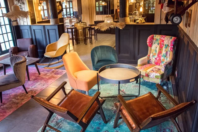 Camping Gers, Whakalodge, Locatif insolite, wine bar, salon