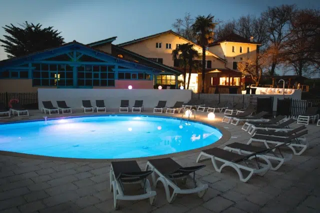 piscine-ambiance-nocturne