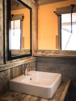 Camping Gers, Whakalodge, locatif premium, Tente glamping, dreamlodge, salle de bain, lavabo