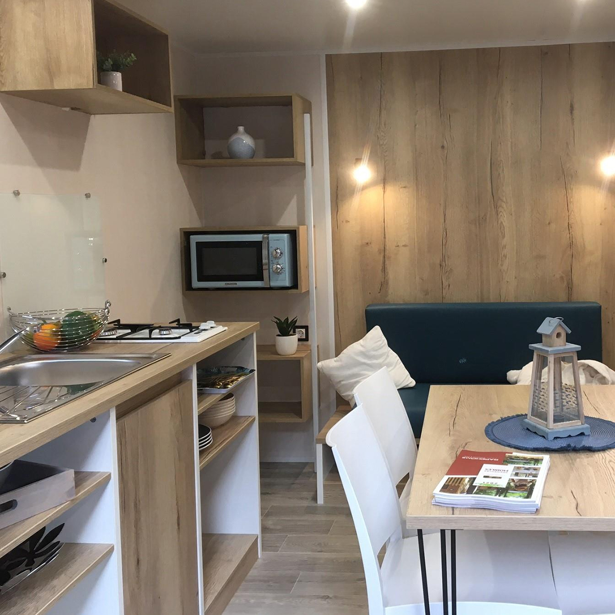 Camping Gers, Whakalodge, locatif évasion, Tiny Lake House, cuisine