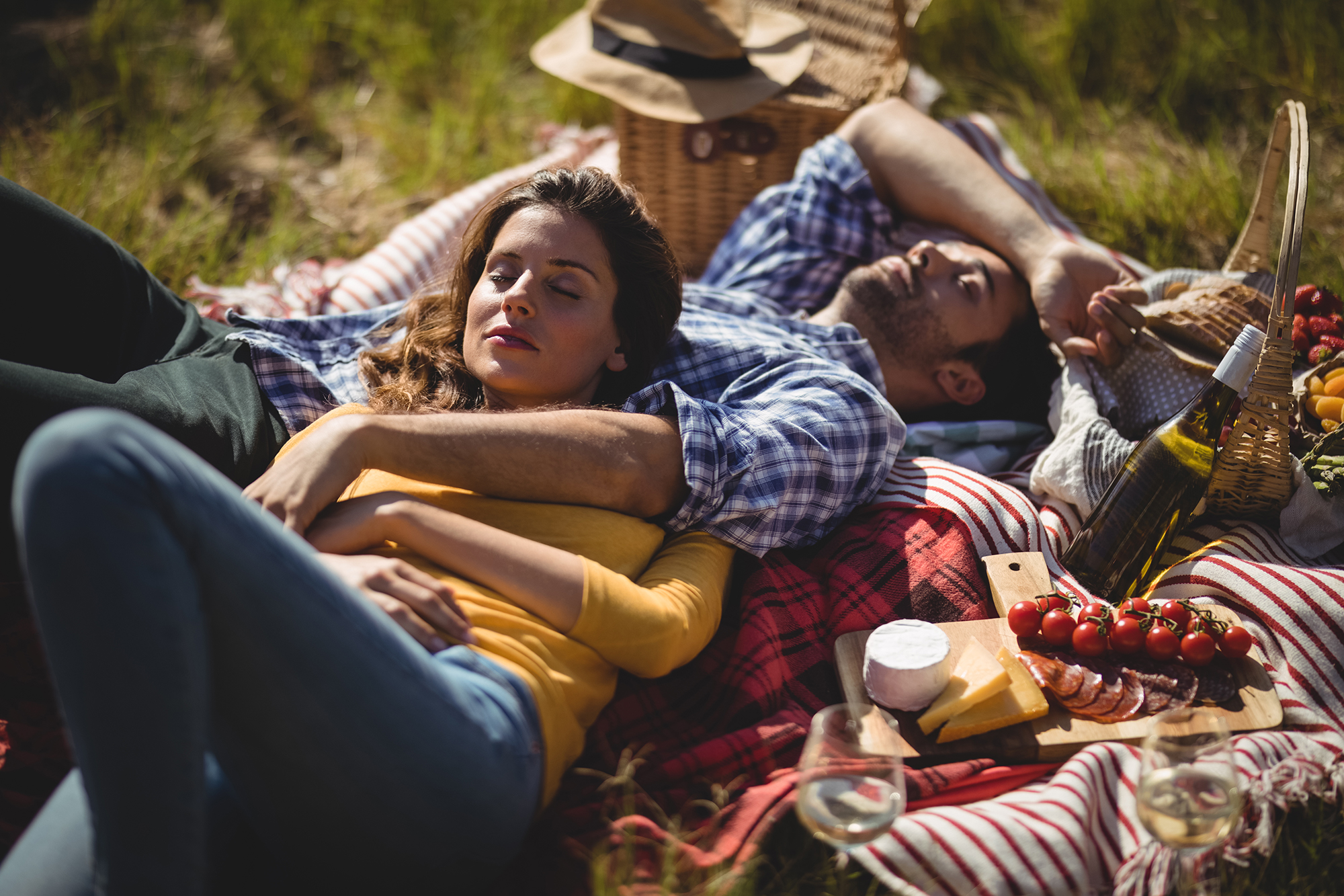 Camping Gers, Whakalodge, jeune couple, sieste