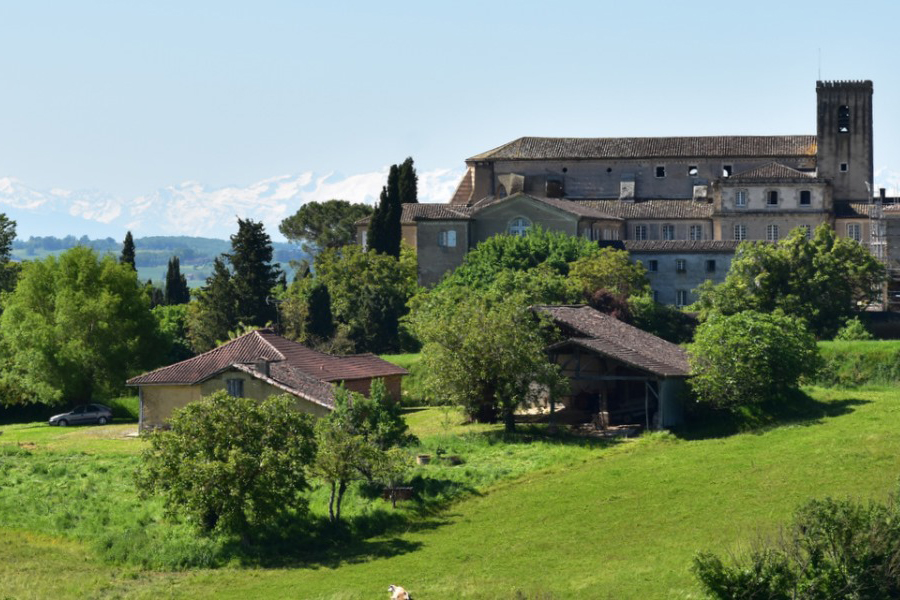 Camping Gers, Whakalodge, Abbaye Sainte Marie de Boulaur ©Abbaye de Boulaur