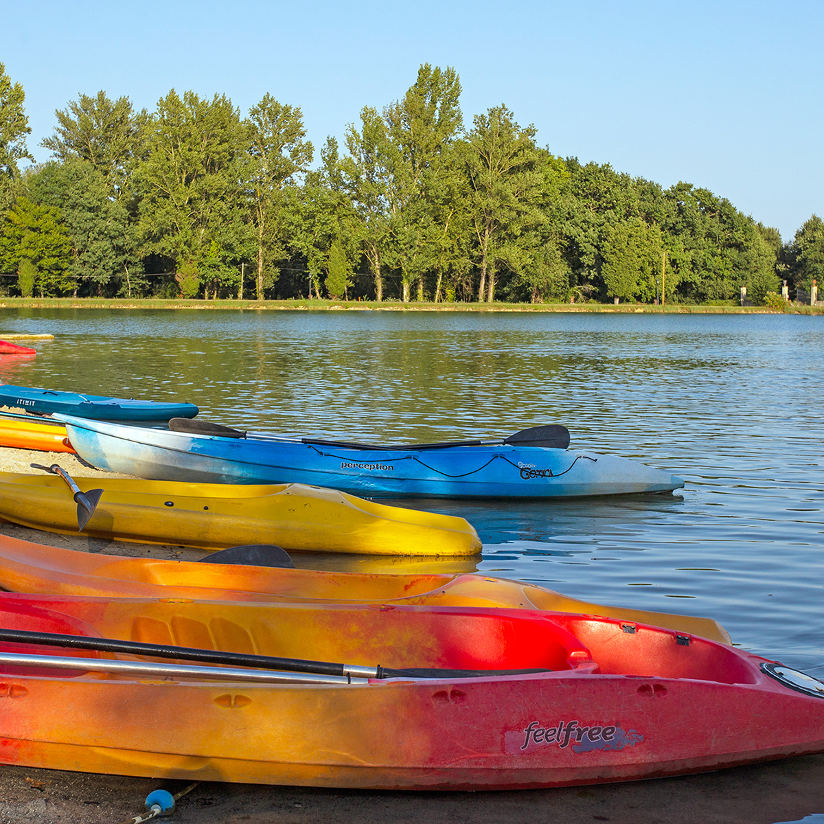 Camping Gers, Whakalodge, lac, canoës