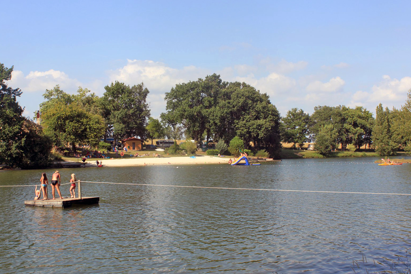 Camping Gers, Whakalodge, enfants, jeux, lac