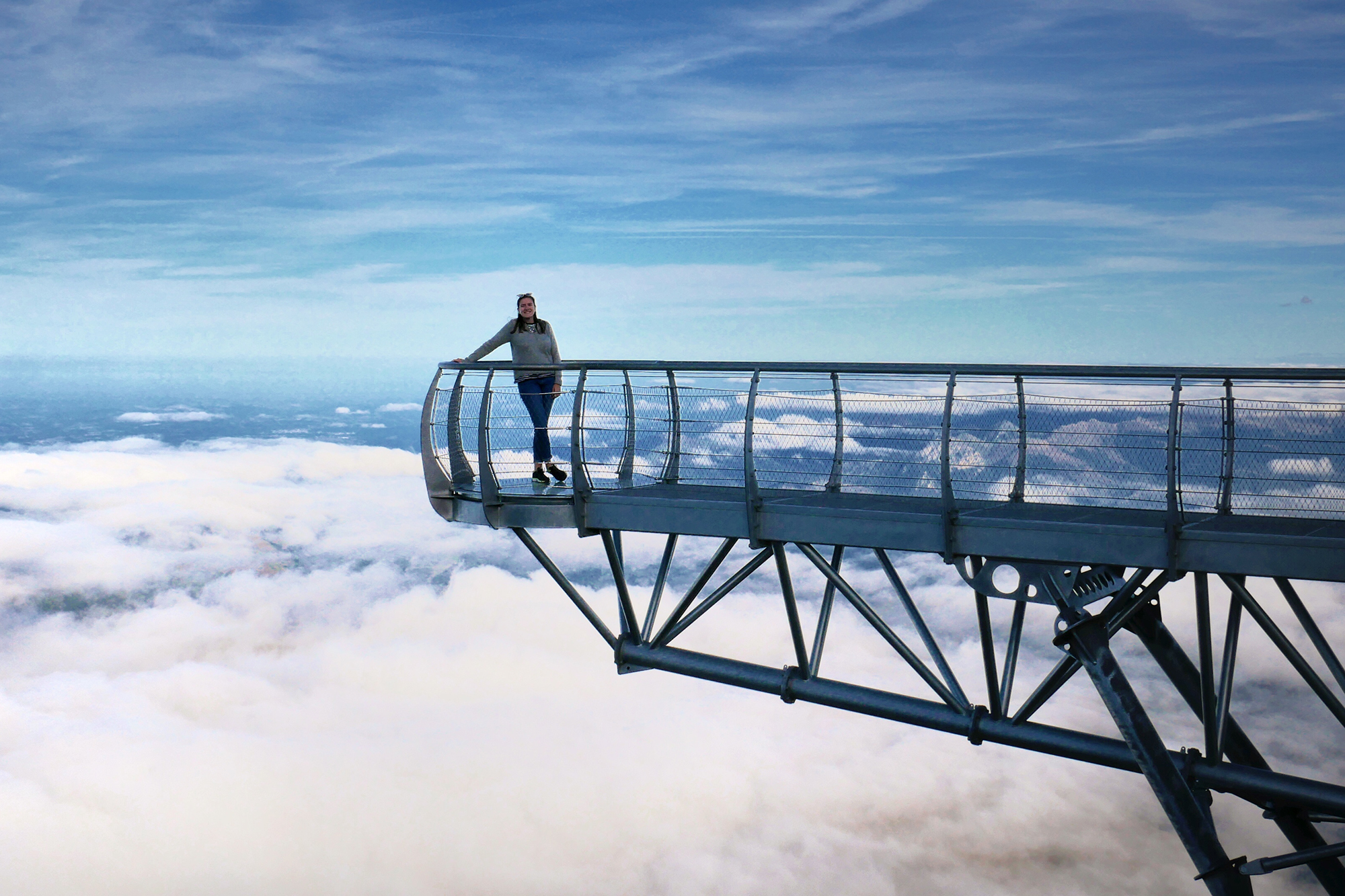 Camping Gers, Whakalodge, Passerelle, Pic du midi © Shutterstock