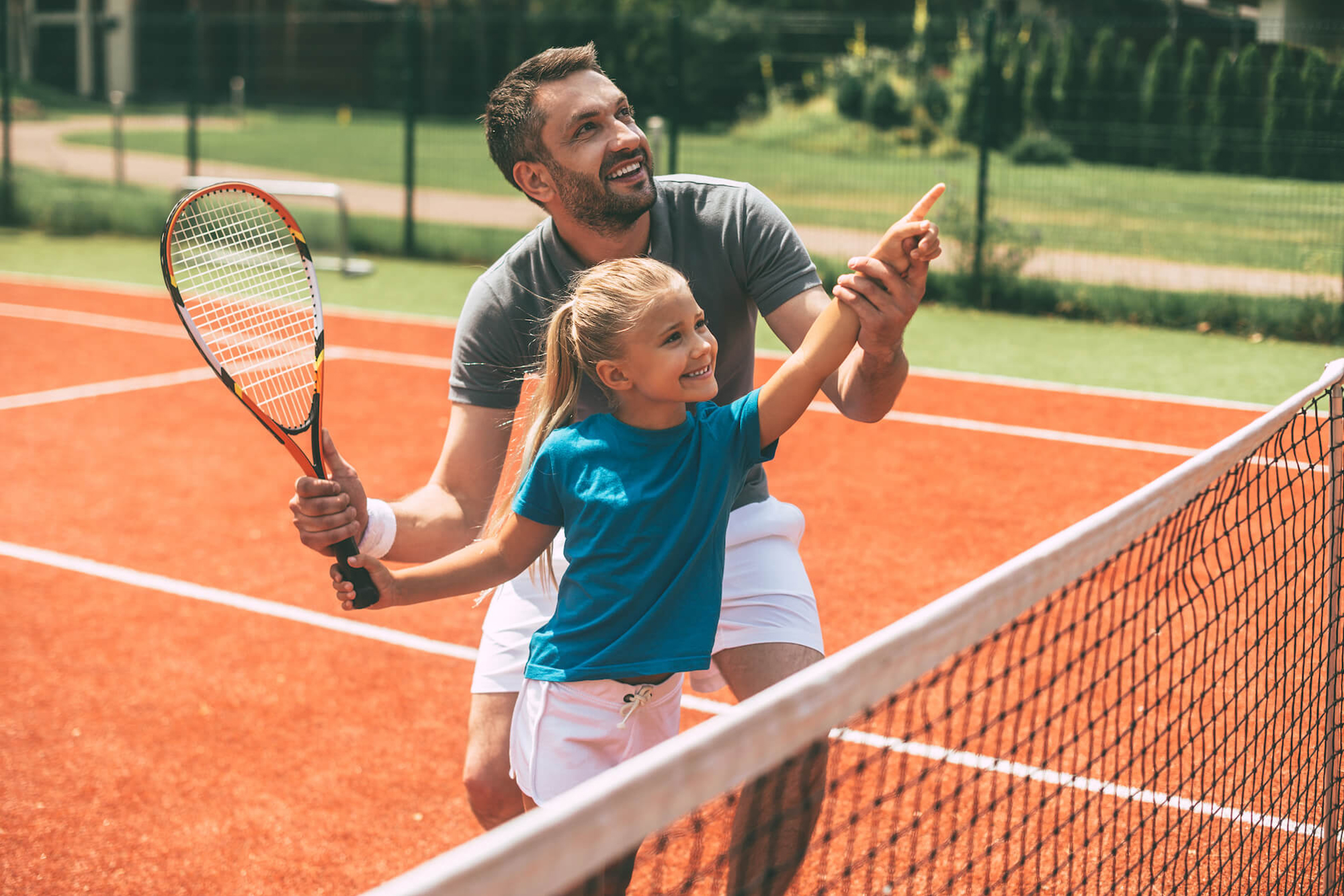 Camping Gers, Whakalodge, terrain de tennis, tennis en famille