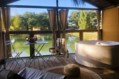 cabane-pilotis-lacustre