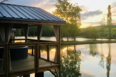cabane-chic-lacustre-avec-spa