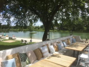 terrasse-a-lombre-du-chene