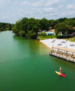 Hotel écolodge avec lac de baignade, piscine et restaurant à 1 heure de Toulouse